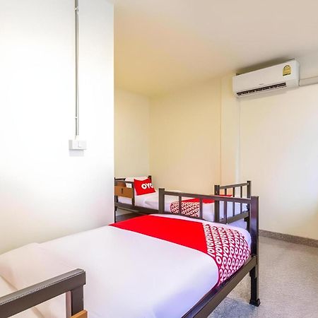 Oyo 928 Leaf Hostel Chiang Mai Esterno foto