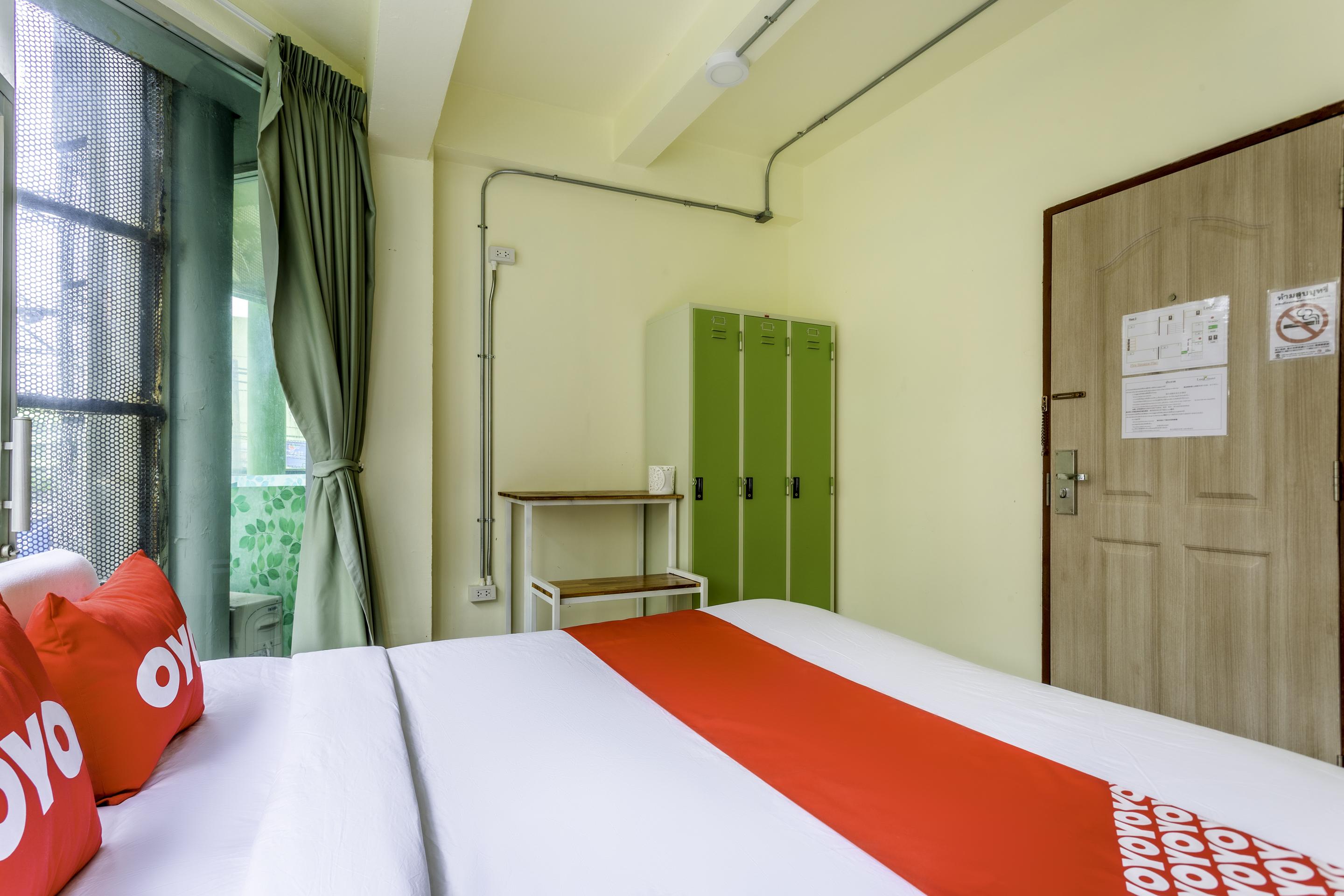 Oyo 928 Leaf Hostel Chiang Mai Esterno foto
