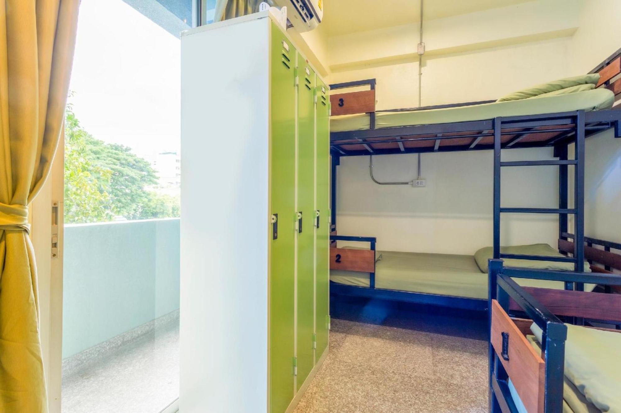 Oyo 928 Leaf Hostel Chiang Mai Esterno foto