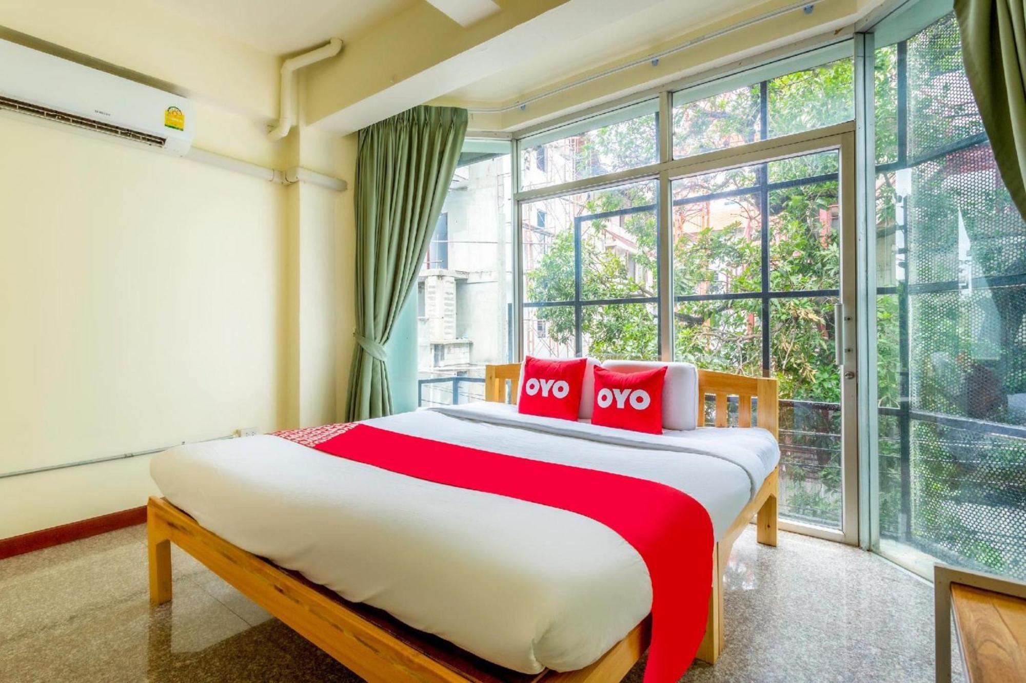 Oyo 928 Leaf Hostel Chiang Mai Esterno foto