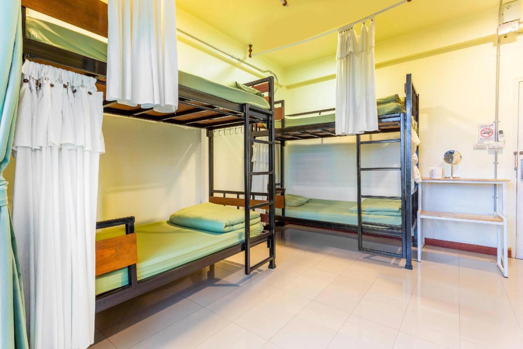 Oyo 928 Leaf Hostel Chiang Mai Esterno foto
