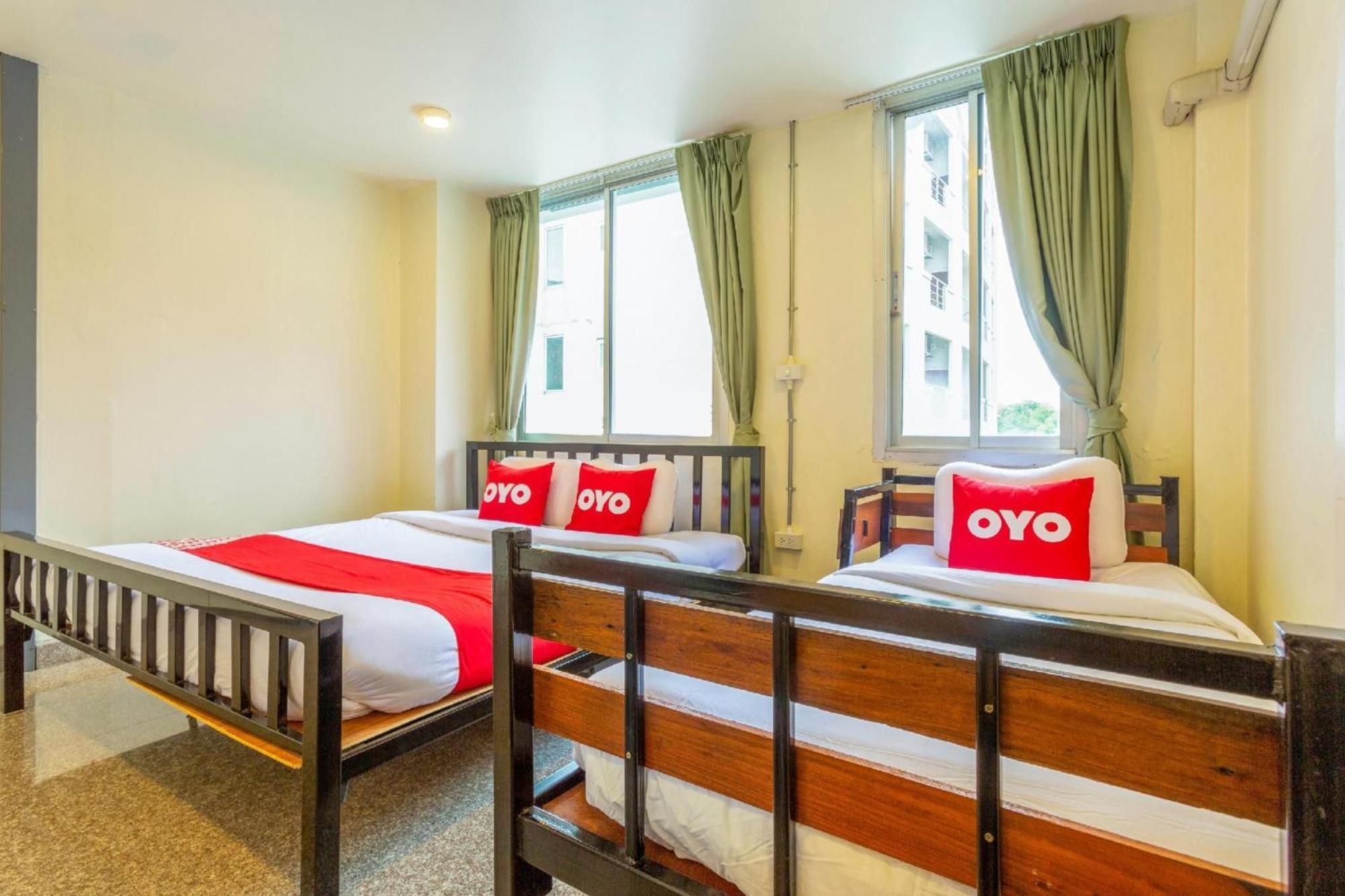 Oyo 928 Leaf Hostel Chiang Mai Esterno foto